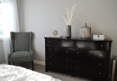 Create A Cozy Minimalist Bedroom Now